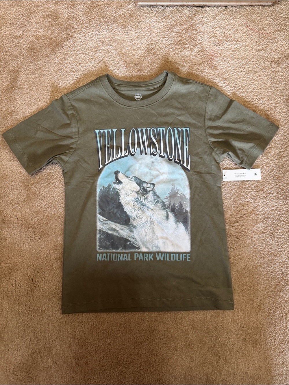 wonder nation Olive Green Yellowstone Wolf‎ Tee